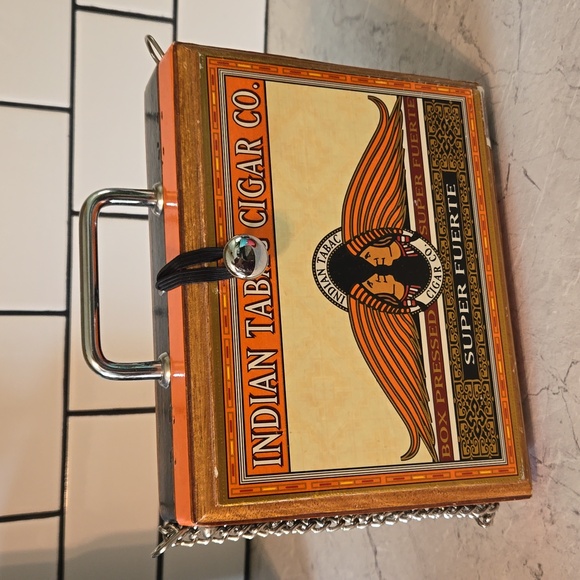 Cigar Purse - Picture 1 of 3